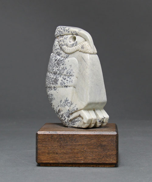 A larger photo, front view, of Soapstone Owl #16F